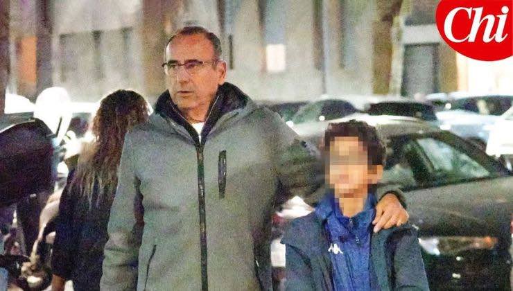 carlo conti la foto con il figlio