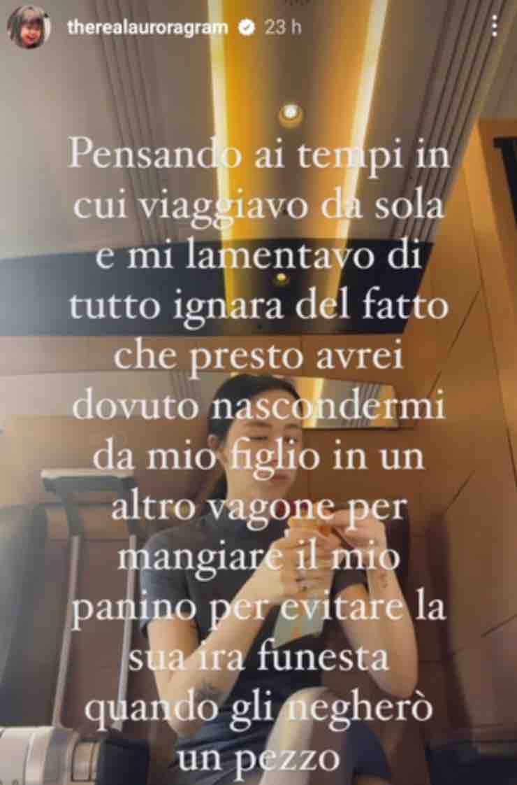 Lo sfogo ironico di Aurora Ramazzotti in treno 