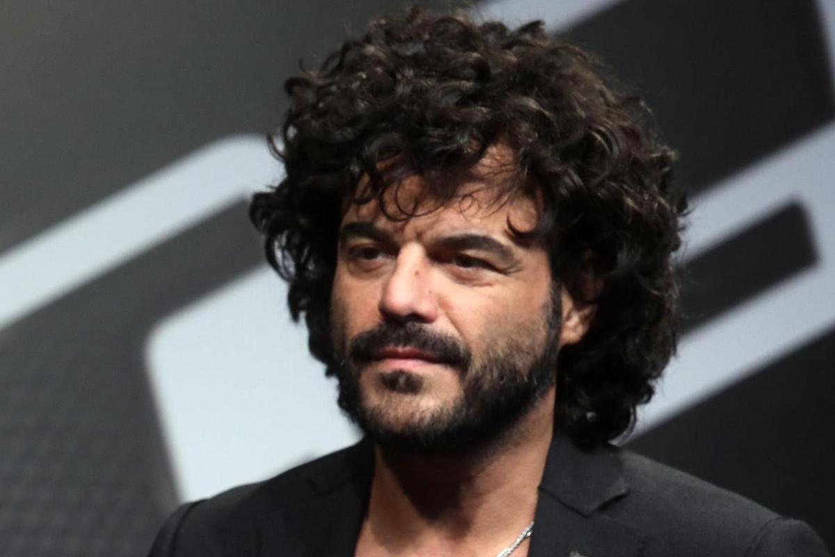 Francesco Renga operato: rischio Sanremo?