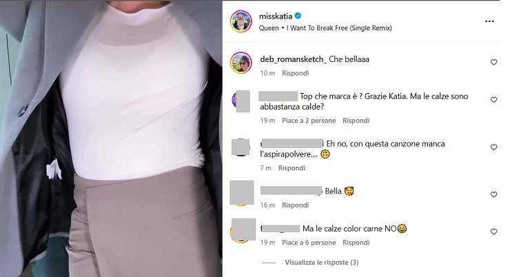 katia pedrotti look instagram outfit calze critiche 