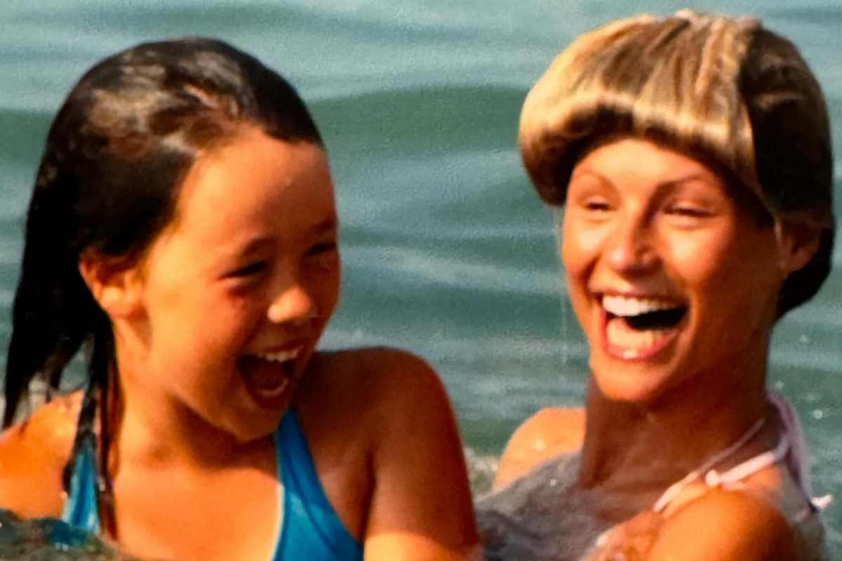 Aurora Ramazzotti e Michelle Hunziker al mare anni fa